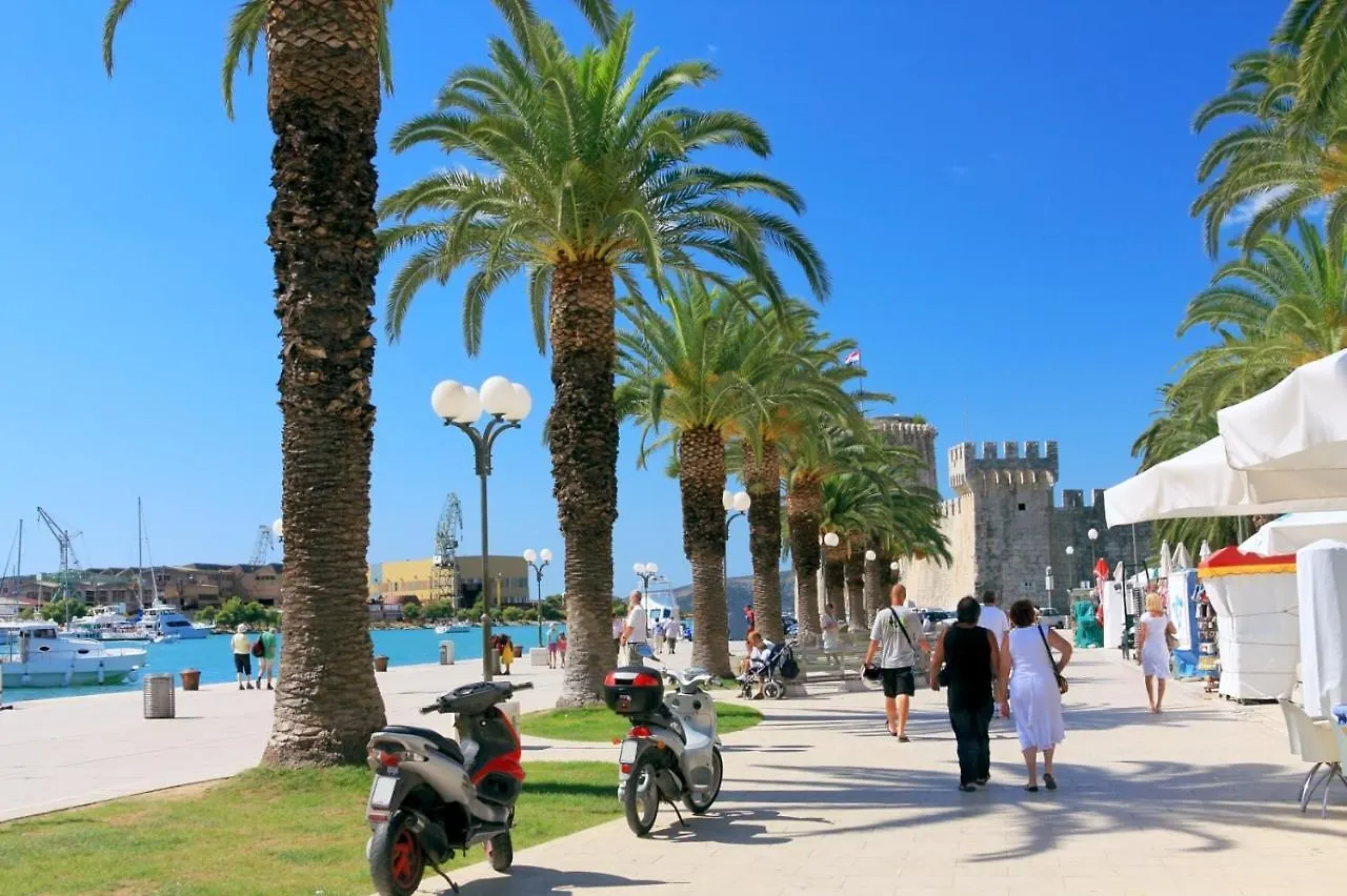 Apartment In Mastrinka With Sea View, Terrace, Air Conditioning, Wifi 5159-3 Trogir
