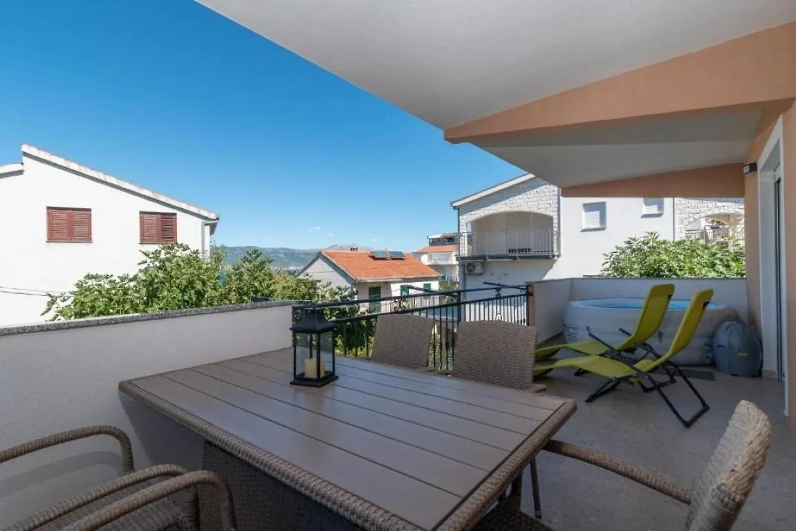 Apartment In Mastrinka With Sea View, Terrace, Air Conditioning, Wifi 5159-3 트로기르